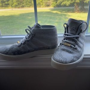 Jordan, size 6Y, wolf grey